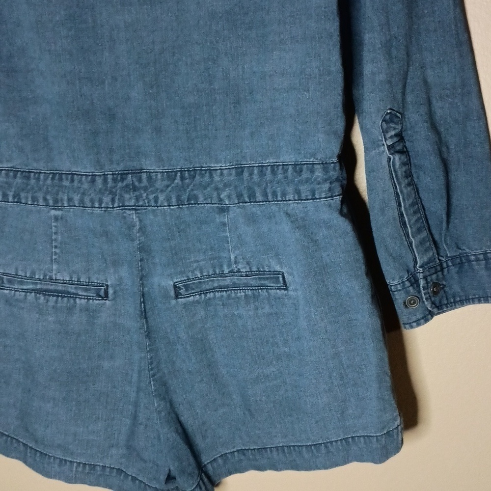 Abercrombie & Fitch Long Sleeve V-Neck Lightweight Denim Romper - Picture 4 of 6